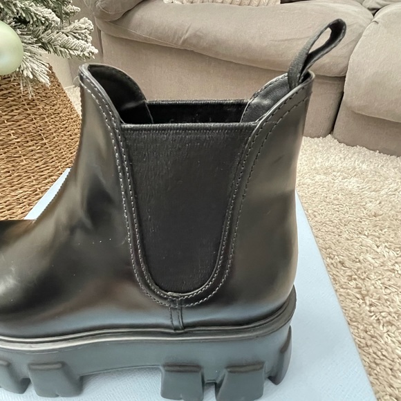 Prada Monolith brushed leather Chelsea boots - Picture 8 of 16
